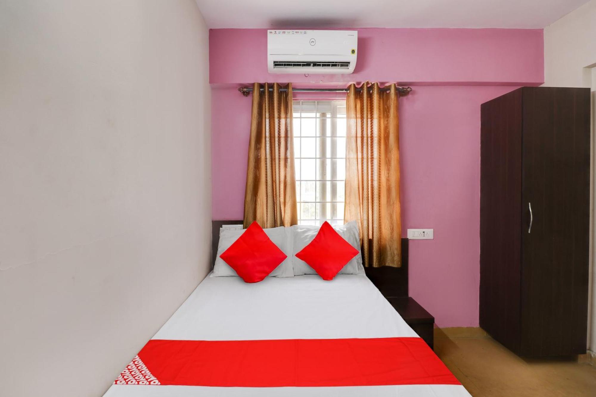 Oyo Flagship Gayathri Lodging & Boarding Hotell Bangalore Eksteriør bilde